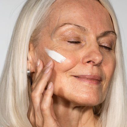 Luxlue- Color Changing Foundation